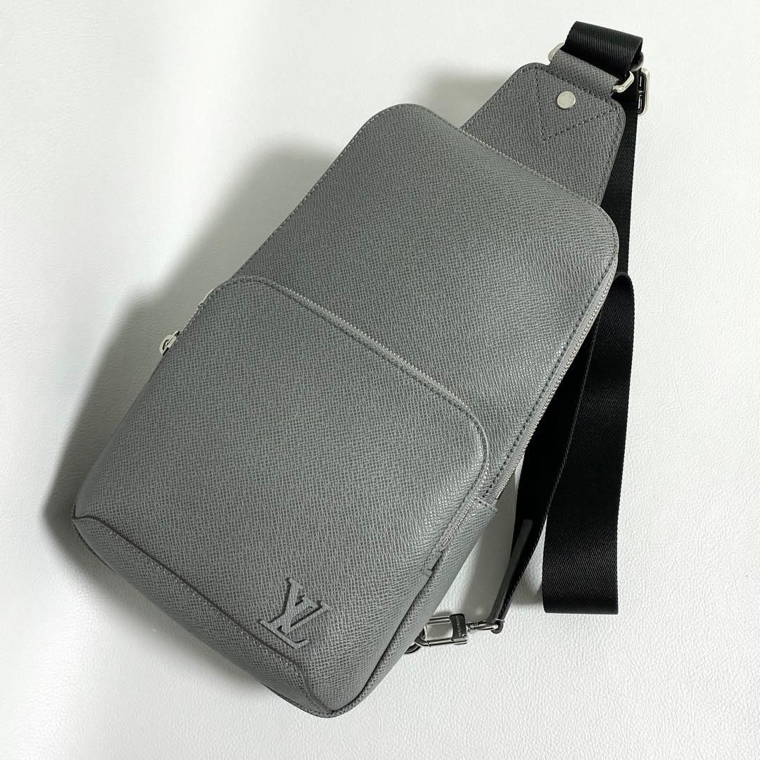 LOUIS VUITTON | タイガ アヴェニュースリングバッグ グレー