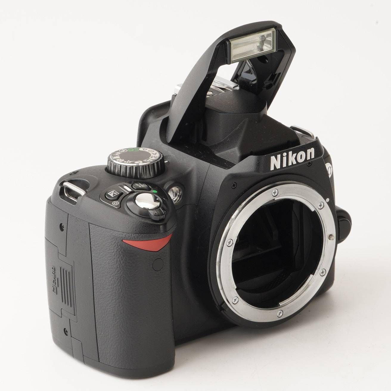 ニコン Nikon D60 / AF-S DX NIKKOR 18-55mm F3.5-5.6G VR Black