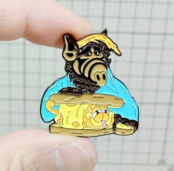 ピンバッジ ALF:アルフ #1】D01-08/THU - メルカリ