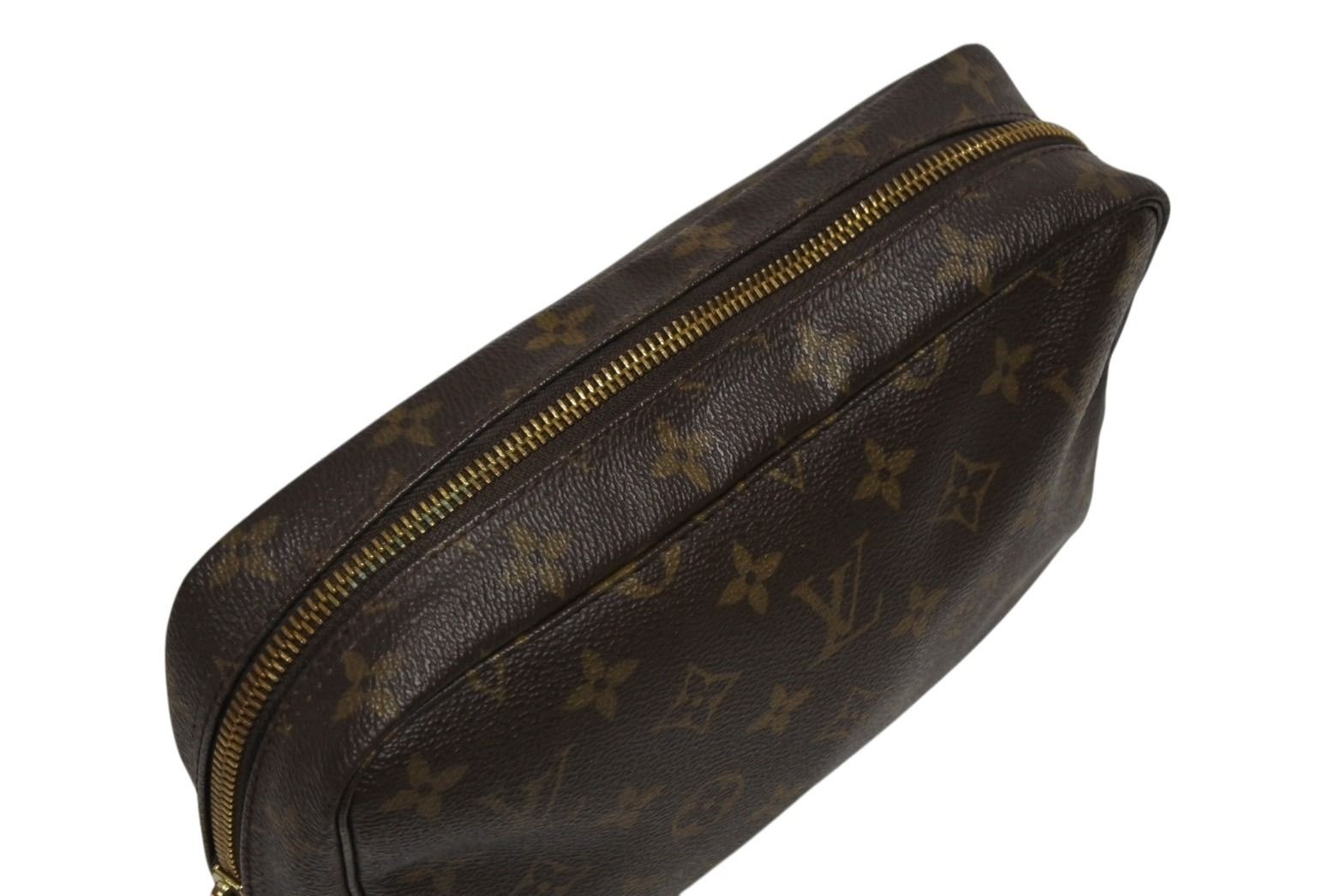 LOUIS VUITTON ルイヴィトン トゥルーストワレット23 コスメポーチ