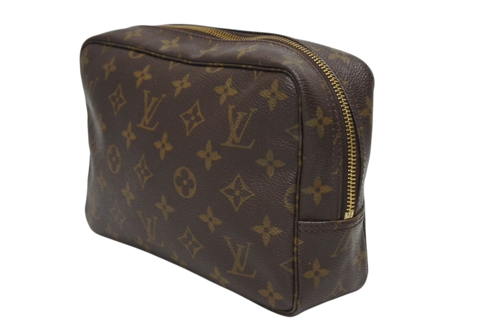 LOUIS VUITTON ルイヴィトン トゥルーストワレット23 コスメポーチ