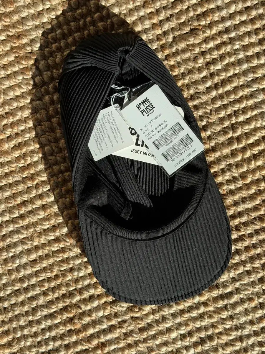 オムプリッセ イッセイミヤケ プリーツ キャップ ブラック - メルカリ