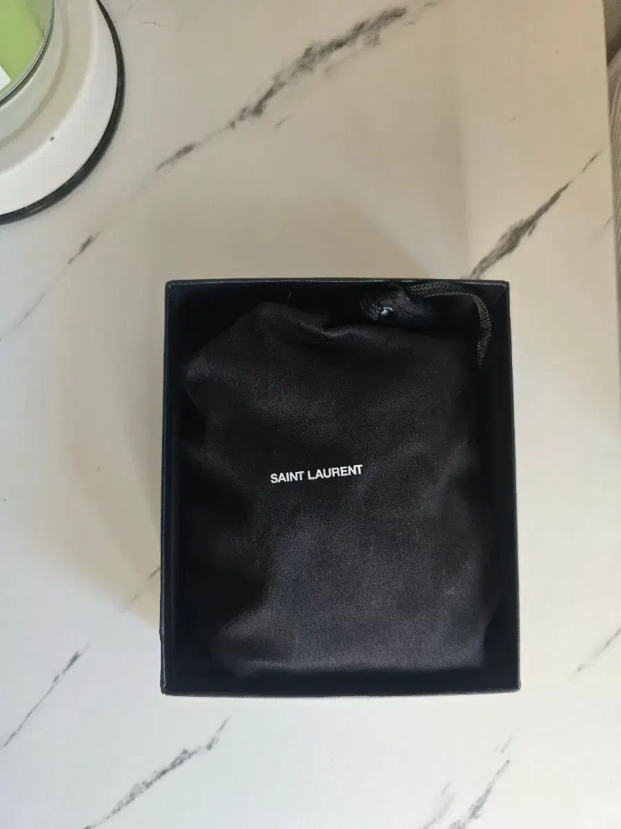 イヴ サンローラン