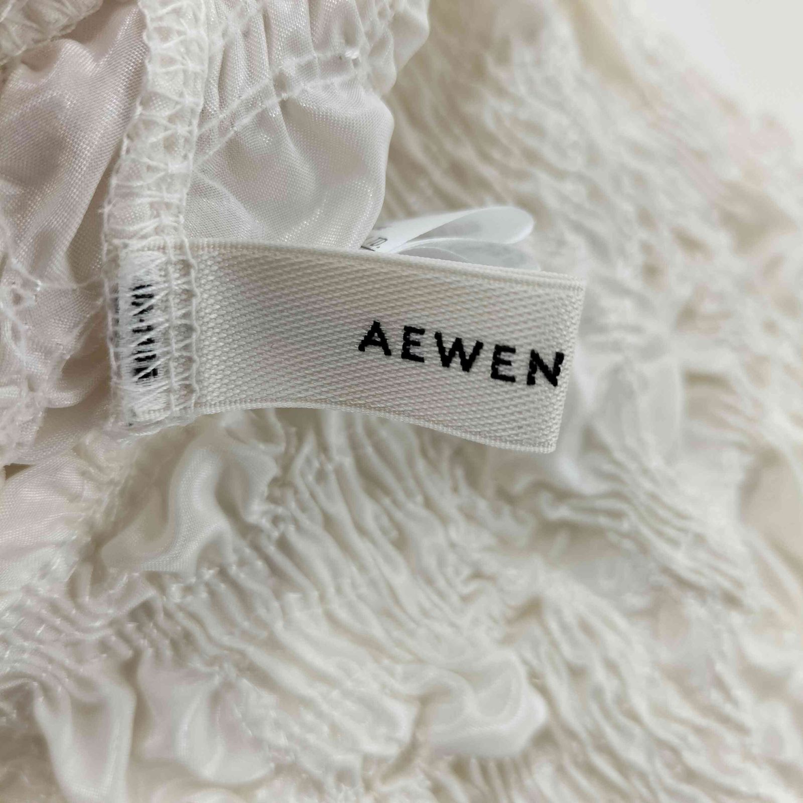 【美品】AEWEN MATOPH イウエンマトフ　シャーリングトップス　ホワイト AEWEN MATOPH＞シャーリング プルオーバー