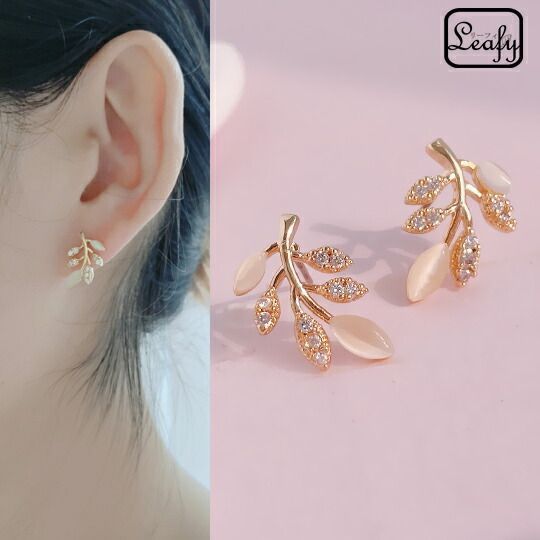 専用 ヘリコニアリーフ カービング ピアス ステンレスピアス フックリーフピアス（両耳用） 金属アレルギー 316L