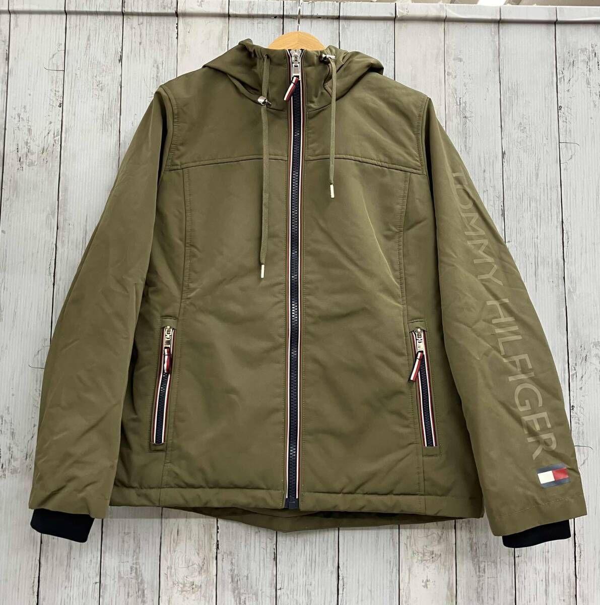 TOMMY トミーヒルフィガー|フーディージャケット|サイズM|カーキ|1506117|コストコ製品
