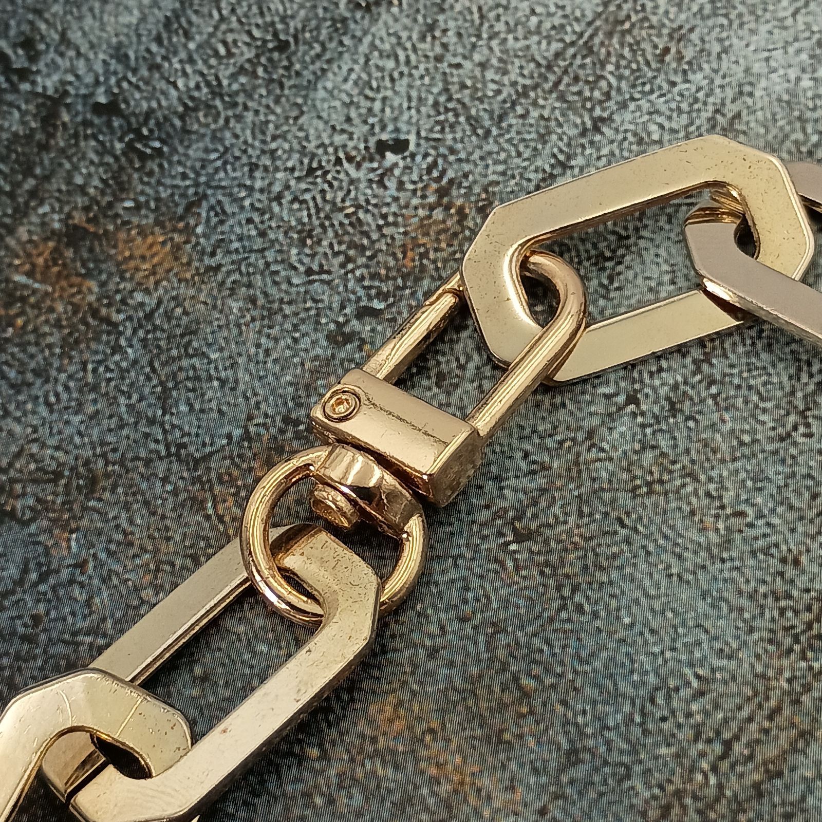 ディースクエアード