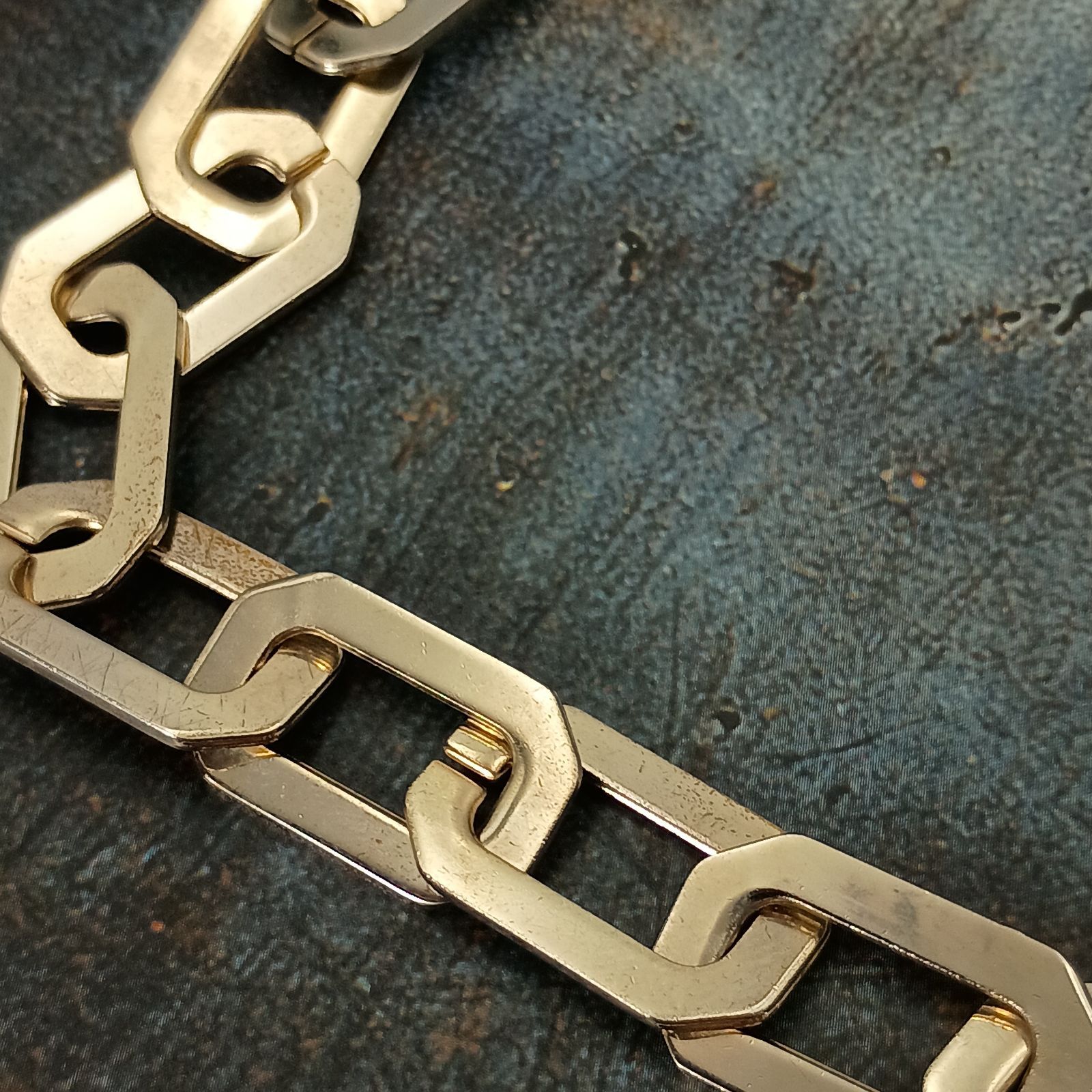 ディースクエアード