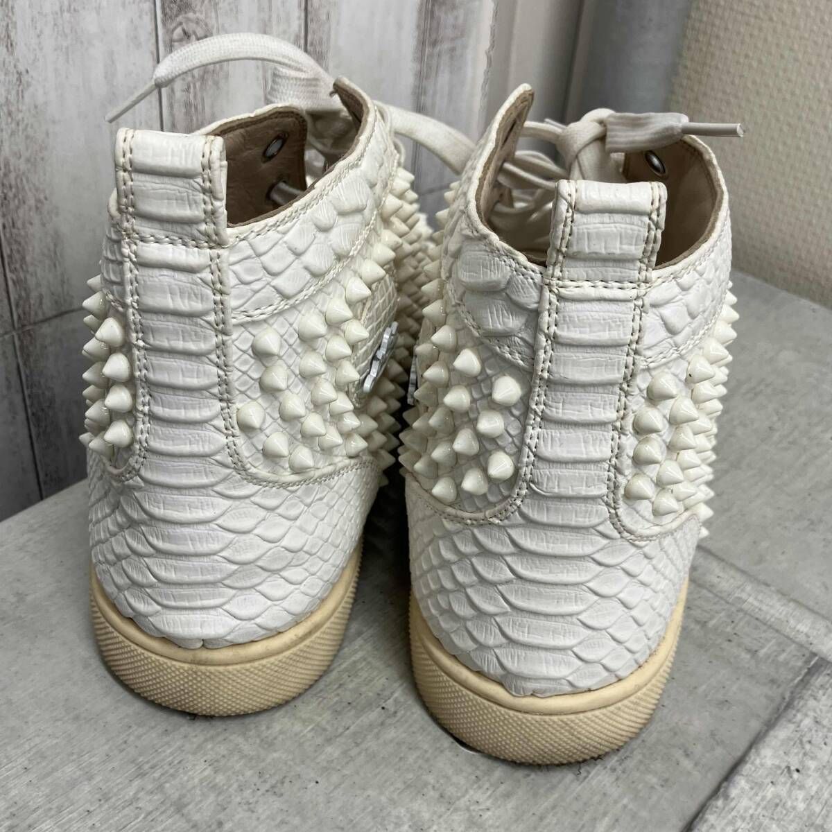 ホワイト Christian