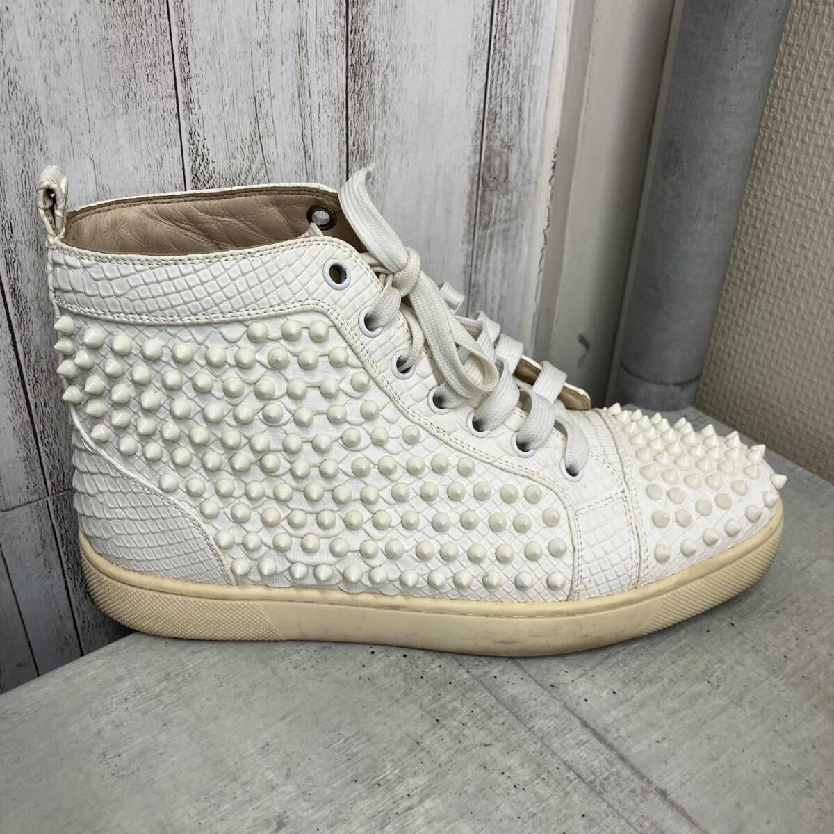Louboutin|スニーカー ホワイトスタッズ