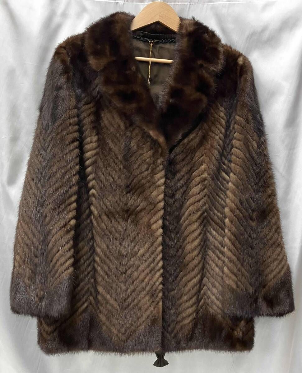 ミンクハーフコート 美品 ダークブラウン 13号 毛皮コート ダークミンク ハーフコート 13号 ブラウン - メルカリ