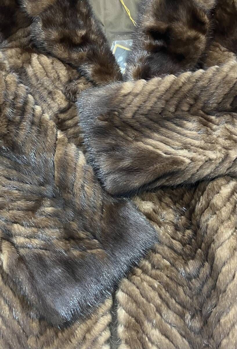 ミンクハーフコート 美品 ダークブラウン 13号 毛皮コート ダークミンク ハーフコート 13号 ブラウン - メルカリ