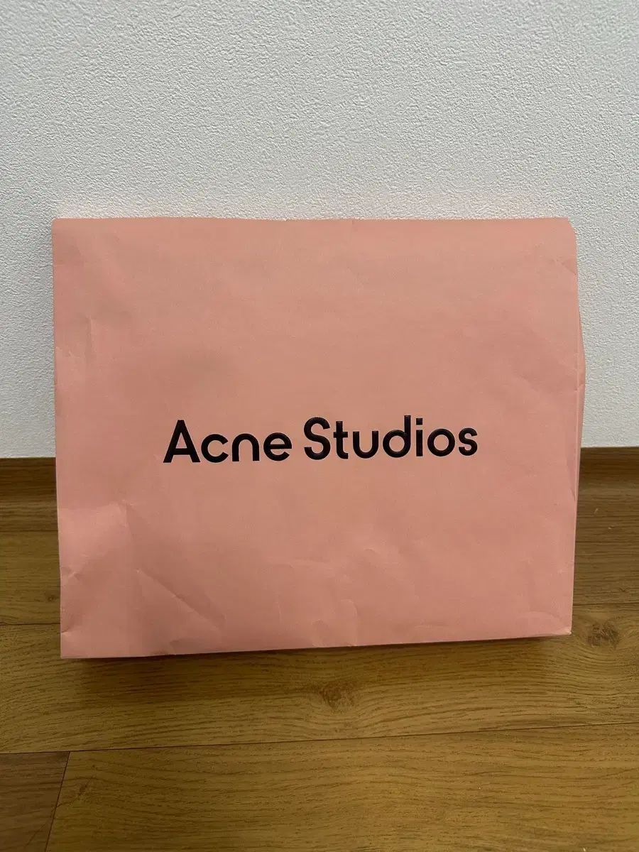 アクネストゥディオズ