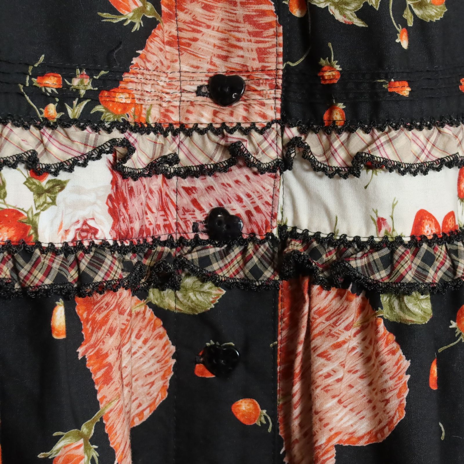 ピンクハウス いちご柄 パッチワーク スカート 美品 極美品】ピンクハウス☆パッチワークスカート かごイチゴ×オリチェpt