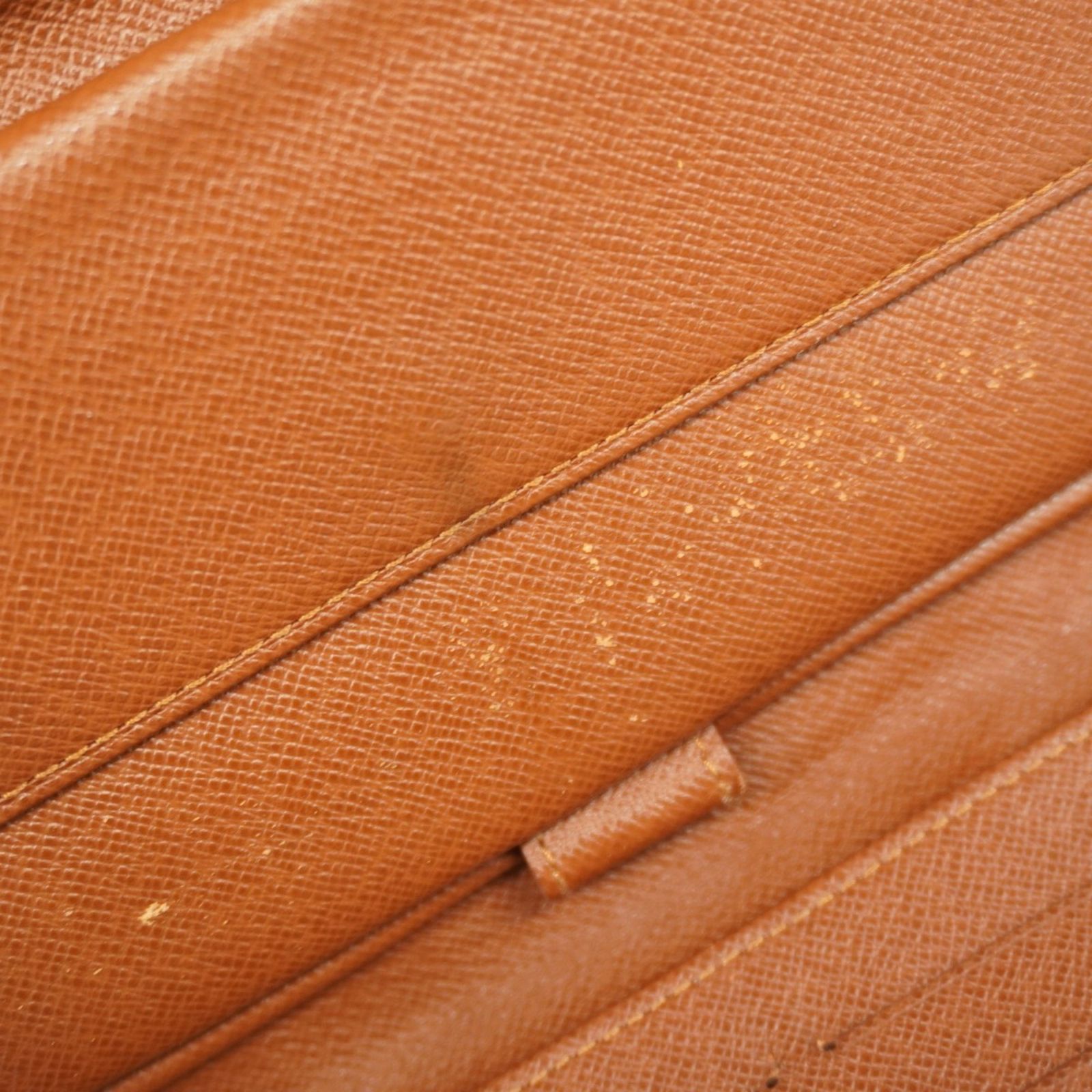 インターナショナル