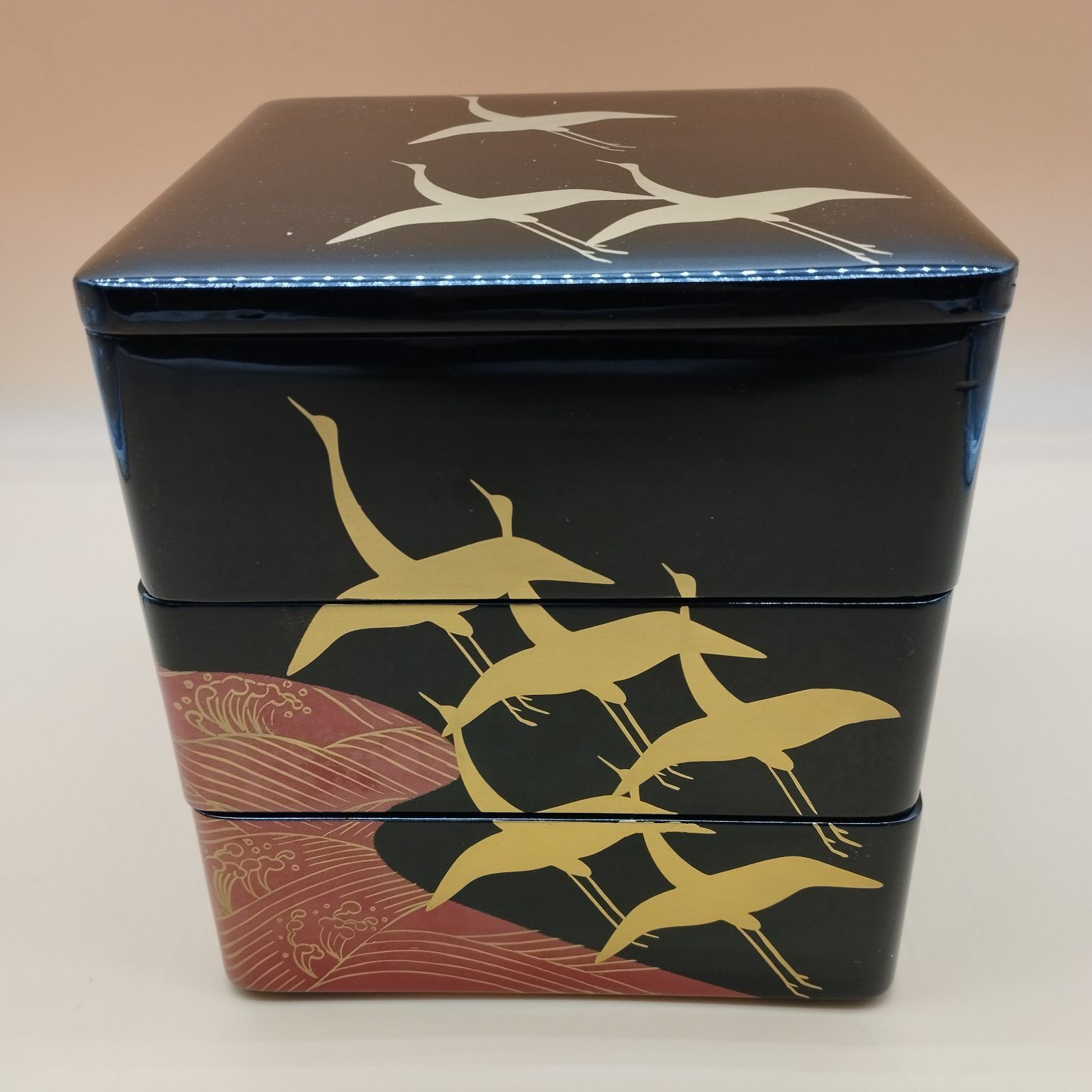 D10386】(美品) 木製黒塗 金彩鶴蒔絵 三段重箱 （保管箱なし） - メルカリ