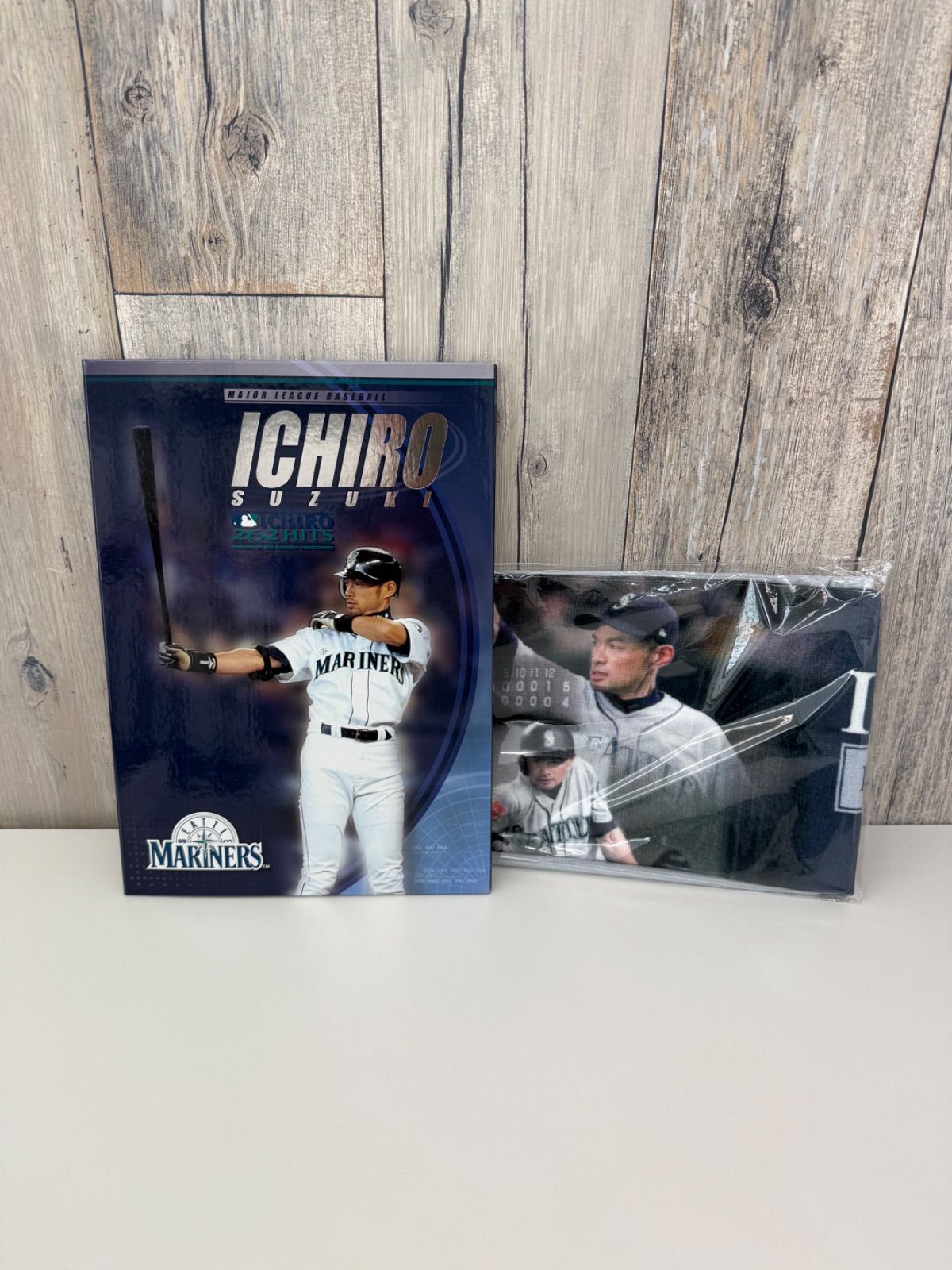 イチロー　シーズン262本安打記念グッズ E【保管品】イチロー シアトル・マリナーズ シーズン新記録 262安打