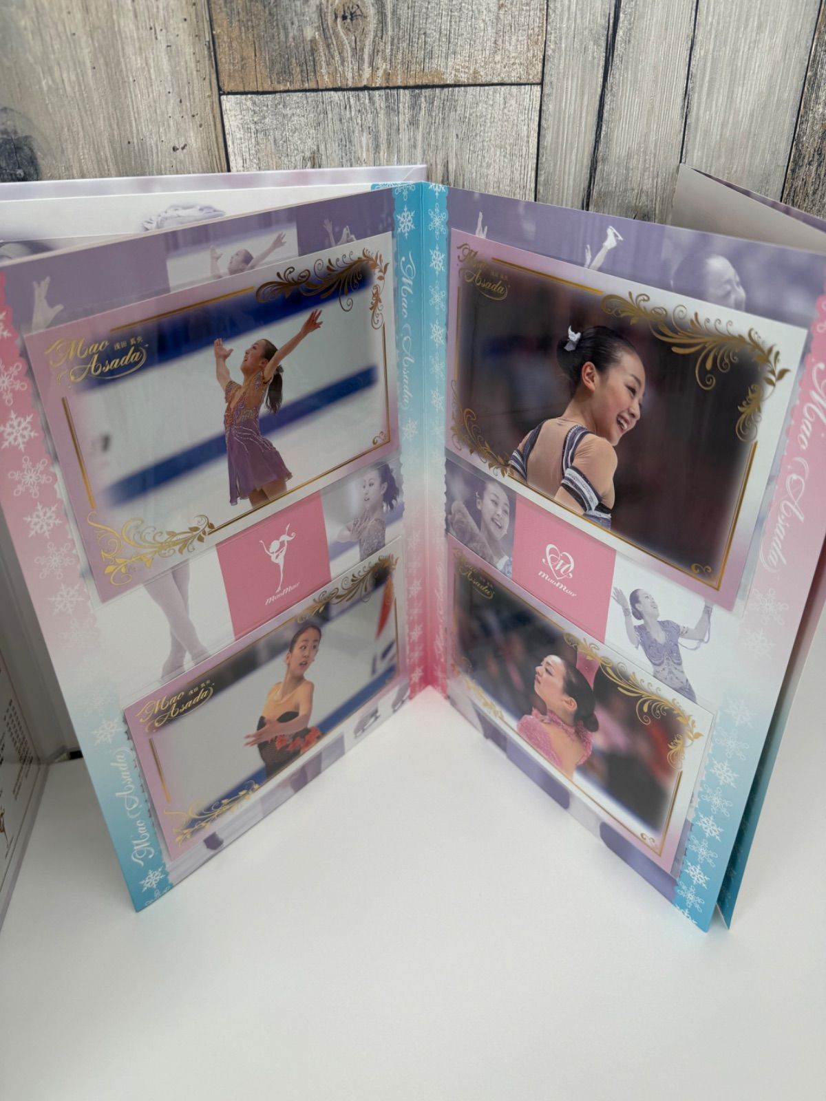 ※ぐりとぐら※　 浅田真央　グッズ　セット E【保管品】浅田真央 Triple Axel 〜10年間の軌跡〜 プレミアム