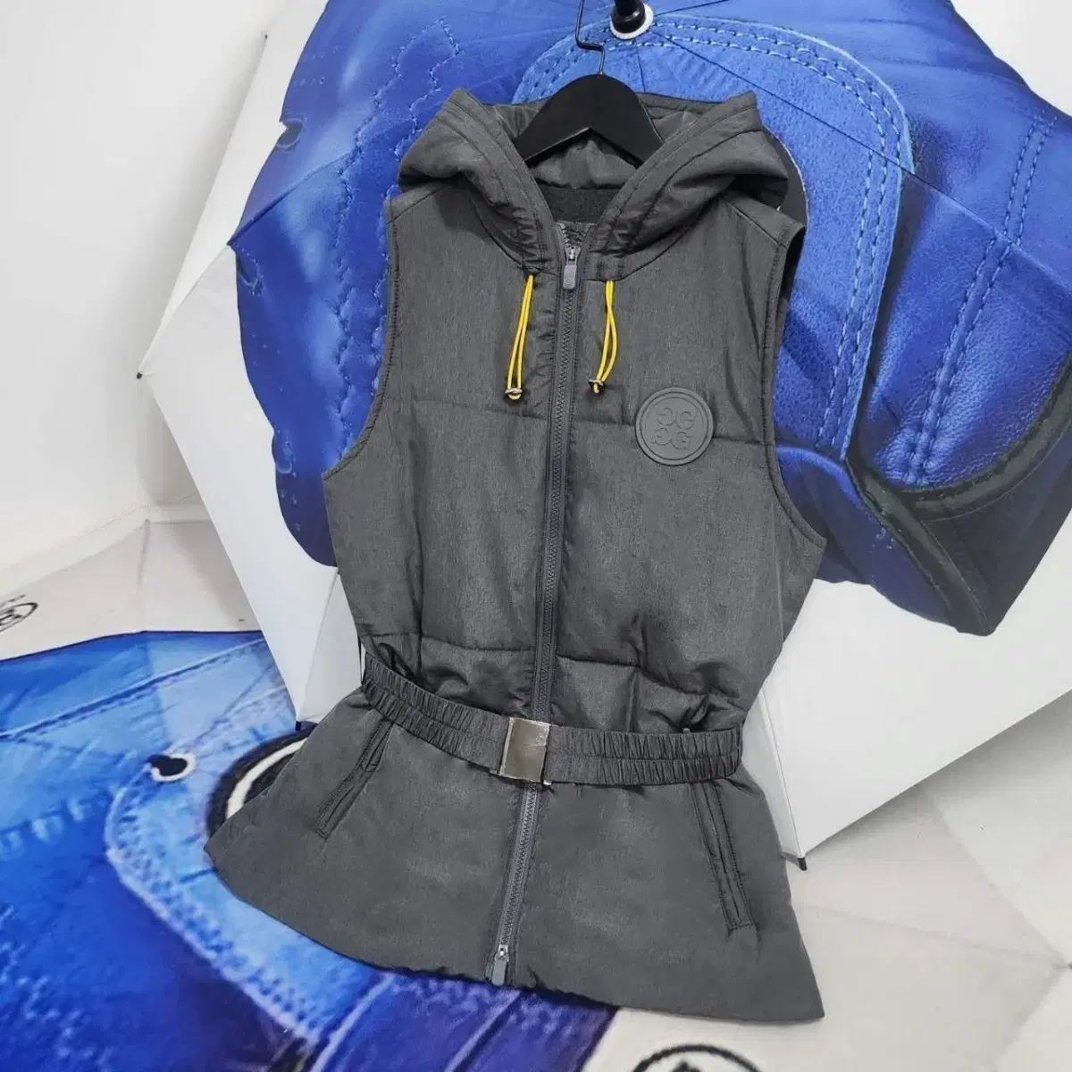 G FORE(ジーフォア) レディースダウン ベスト - メルカリ