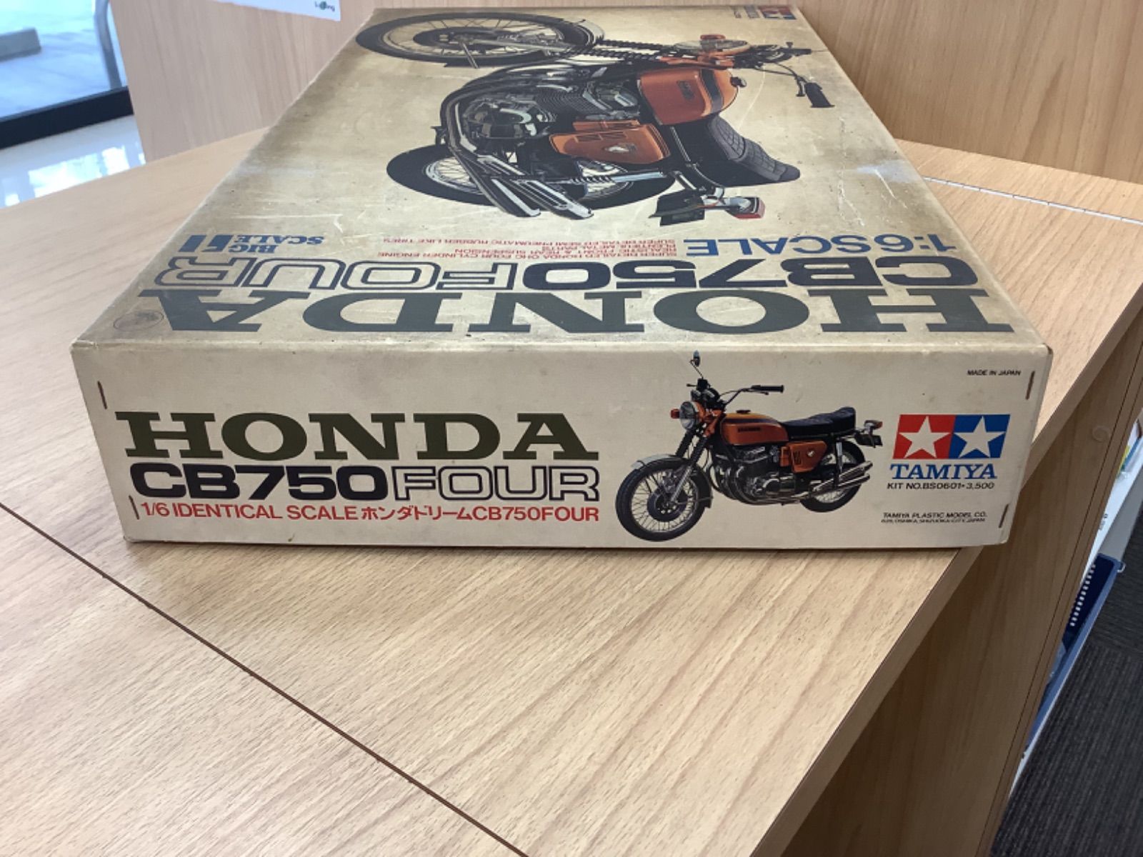 D 1876 TAMIYA CB 750 FOUR 1 6 SCALE