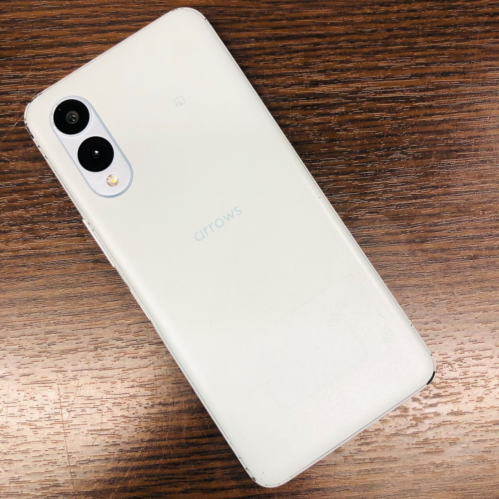 訳あり品】au (arrows we2) (FCG02)SIMロック解除済み - メルカリ