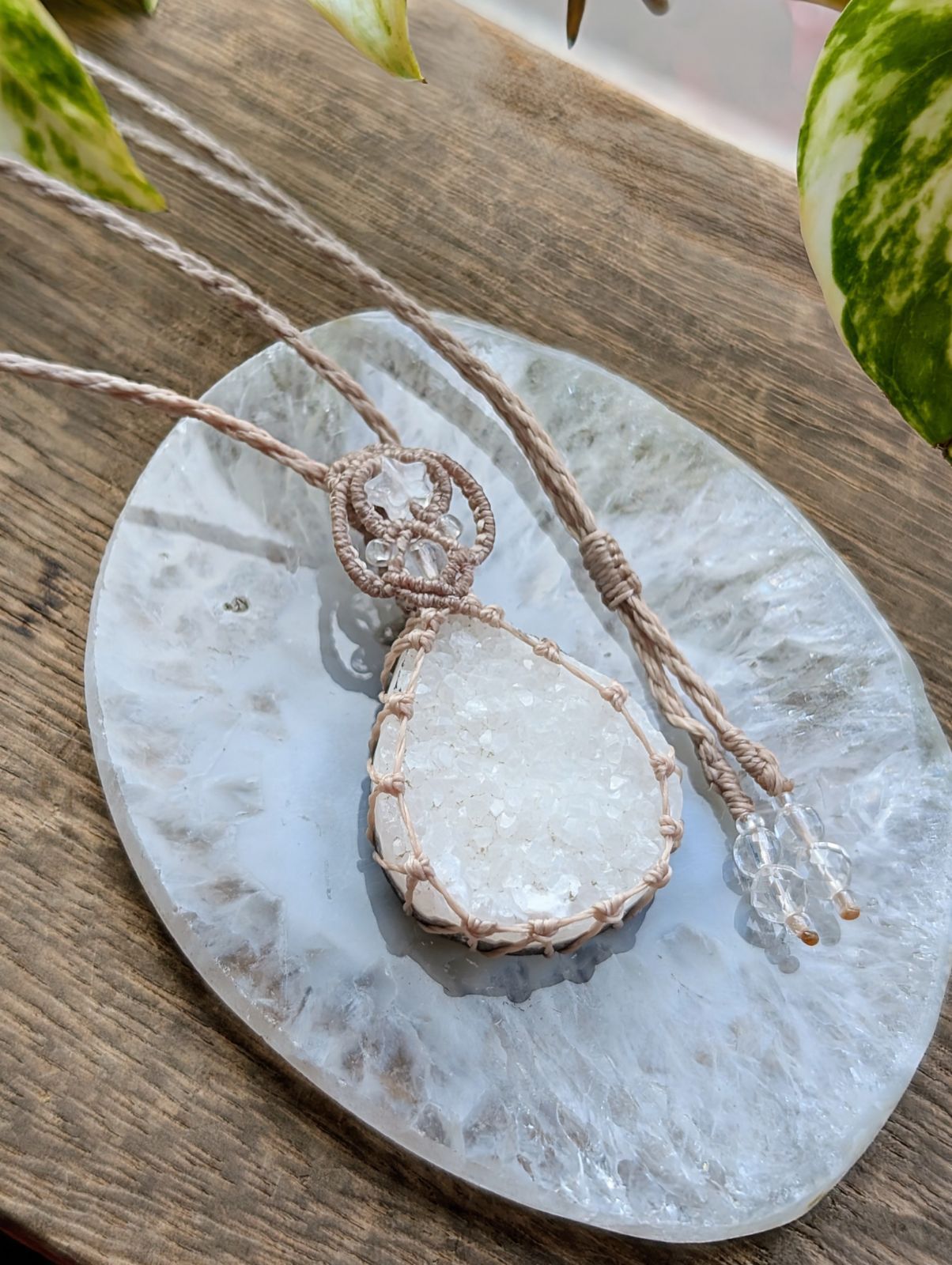 ☆ホワイトシュガードゥルージー☆マクラメ編みネックレス 504