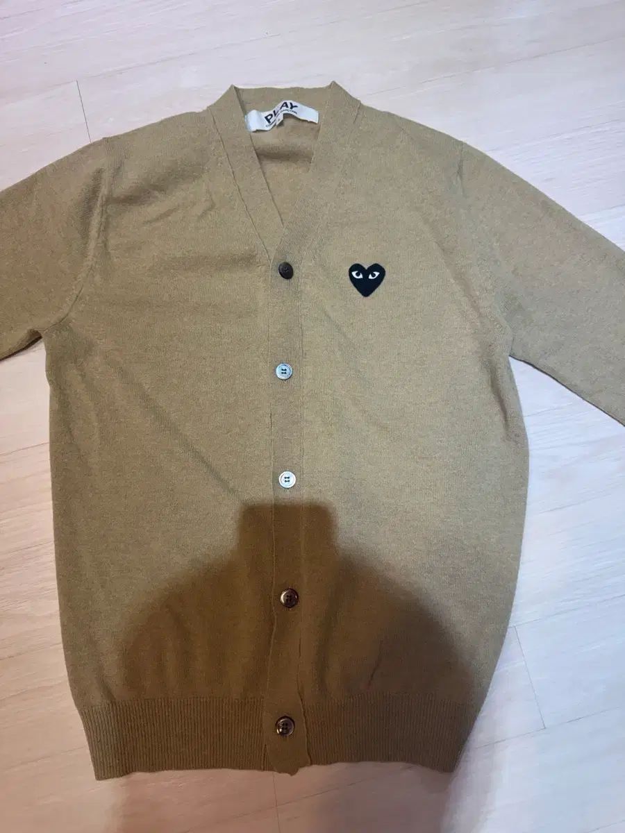 コム デ ギャルソン ハート ロゴ カーディガン ベージュ L