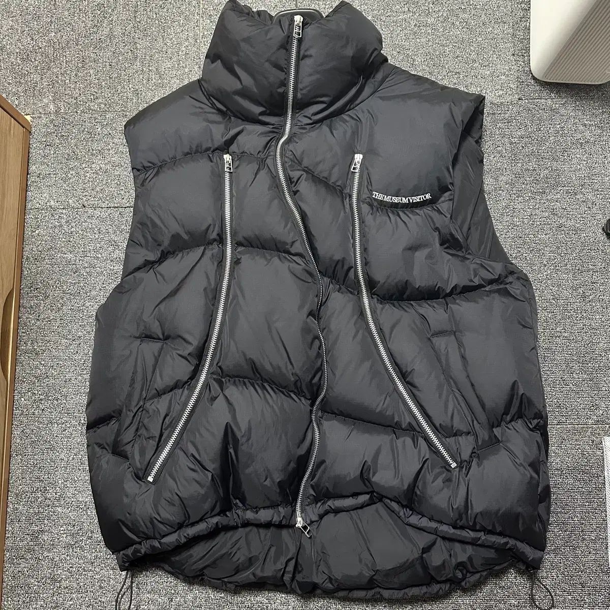 THE MUSEUM VISITOR ダウンベスト L