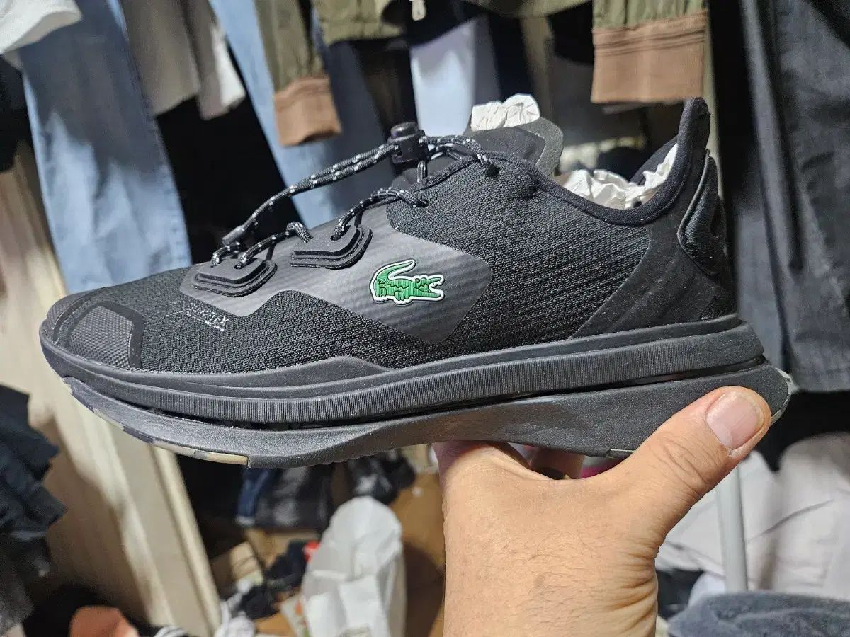 ラコステ GORE-TEX ブラック スニーカー