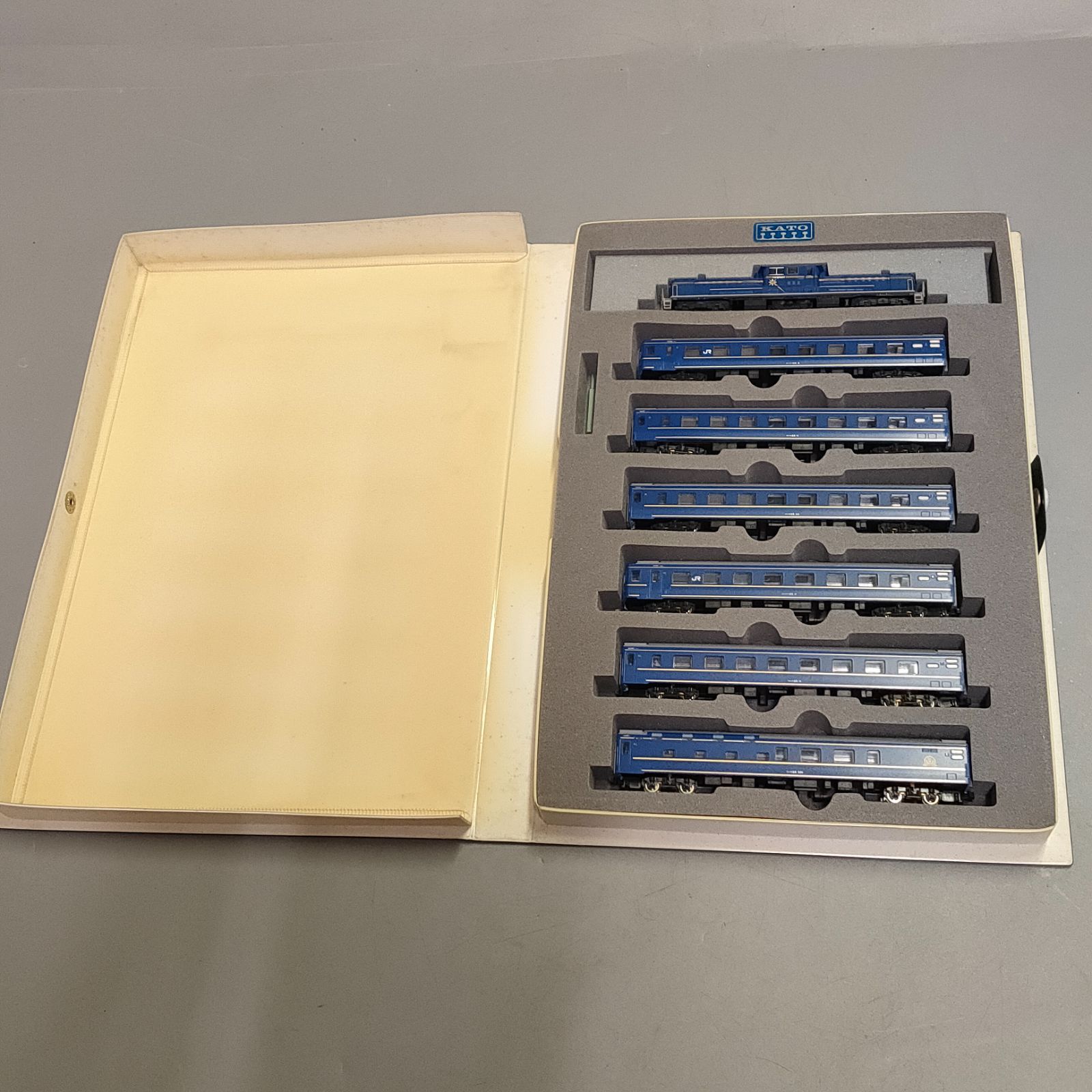 M1054 ◇KATO 10-163 JR北海道24系25形金帯 北斗星◇ - メルカリ