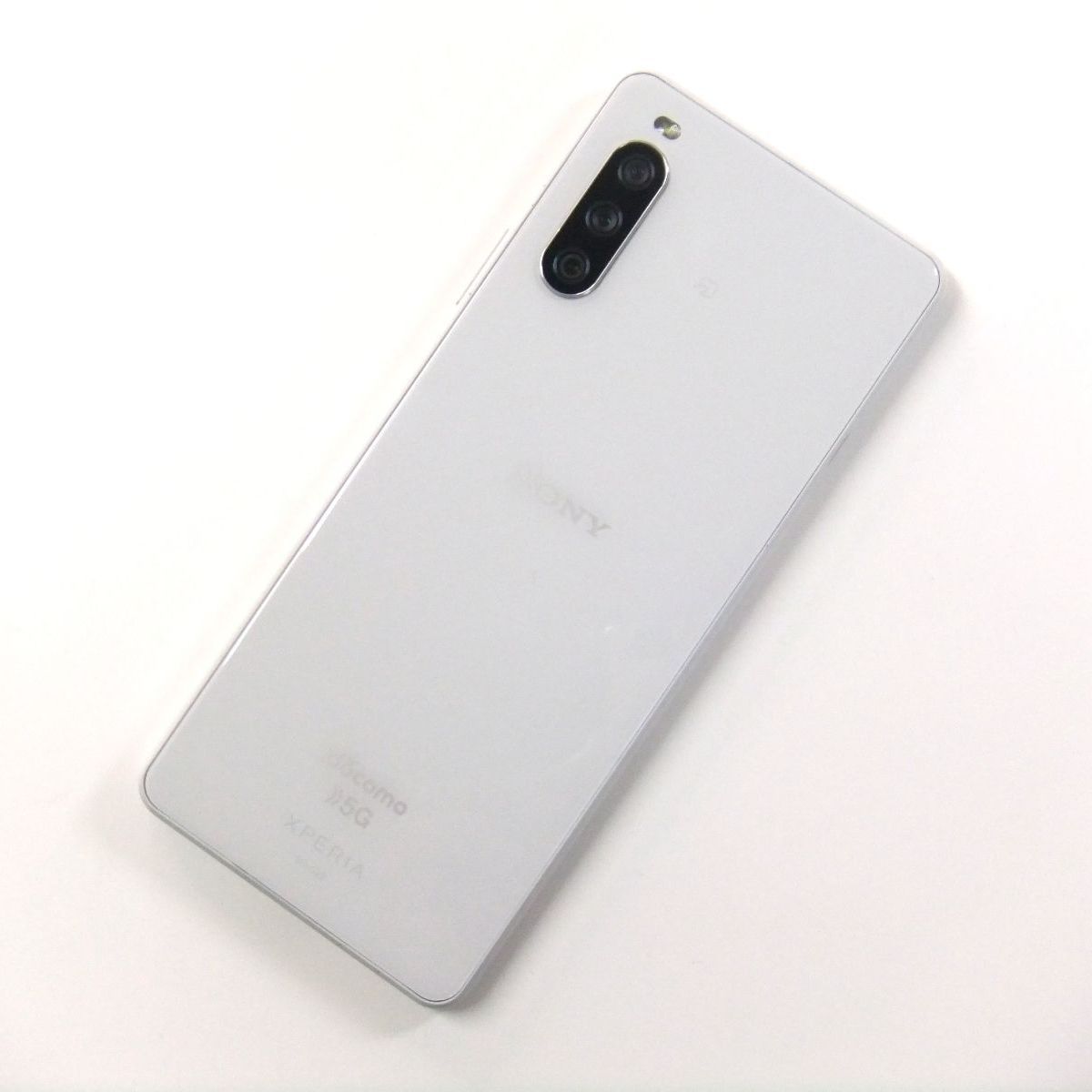 中古】 Xperia 10 III SO-52B ホワイト docomo SIMロック解除済 - メルカリ
