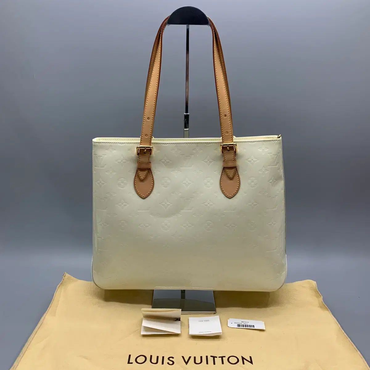 25700975 ルイヴィトン モノグラム ヴェルニ ブレントウッド 25700975 ルイヴィトン モノグラム ヴェルニ ブレントウッド