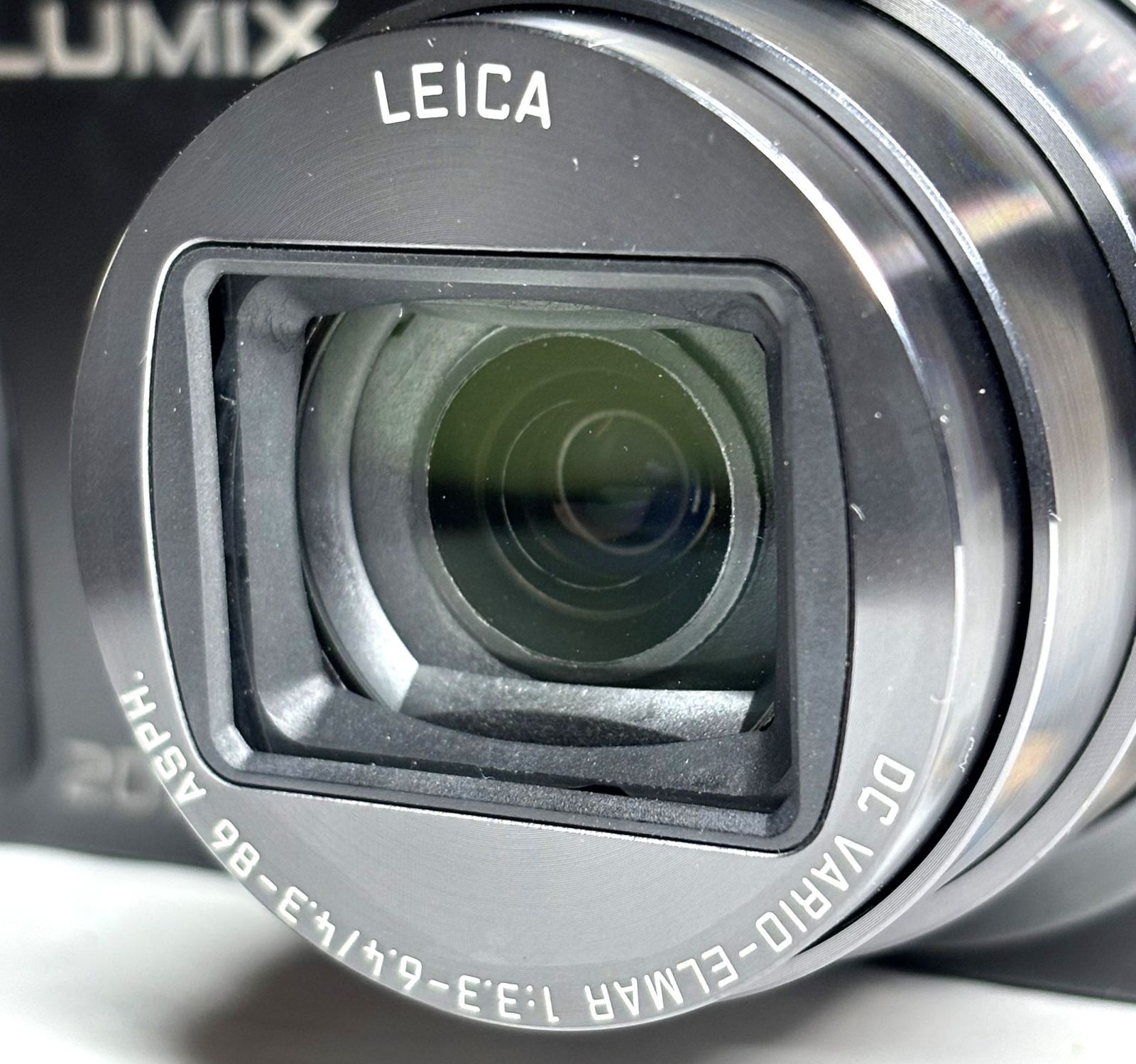 Panasonic Lumix DMC-TZ30 14.1MP 20x is LEICAレンズ 黒色 3型LCD