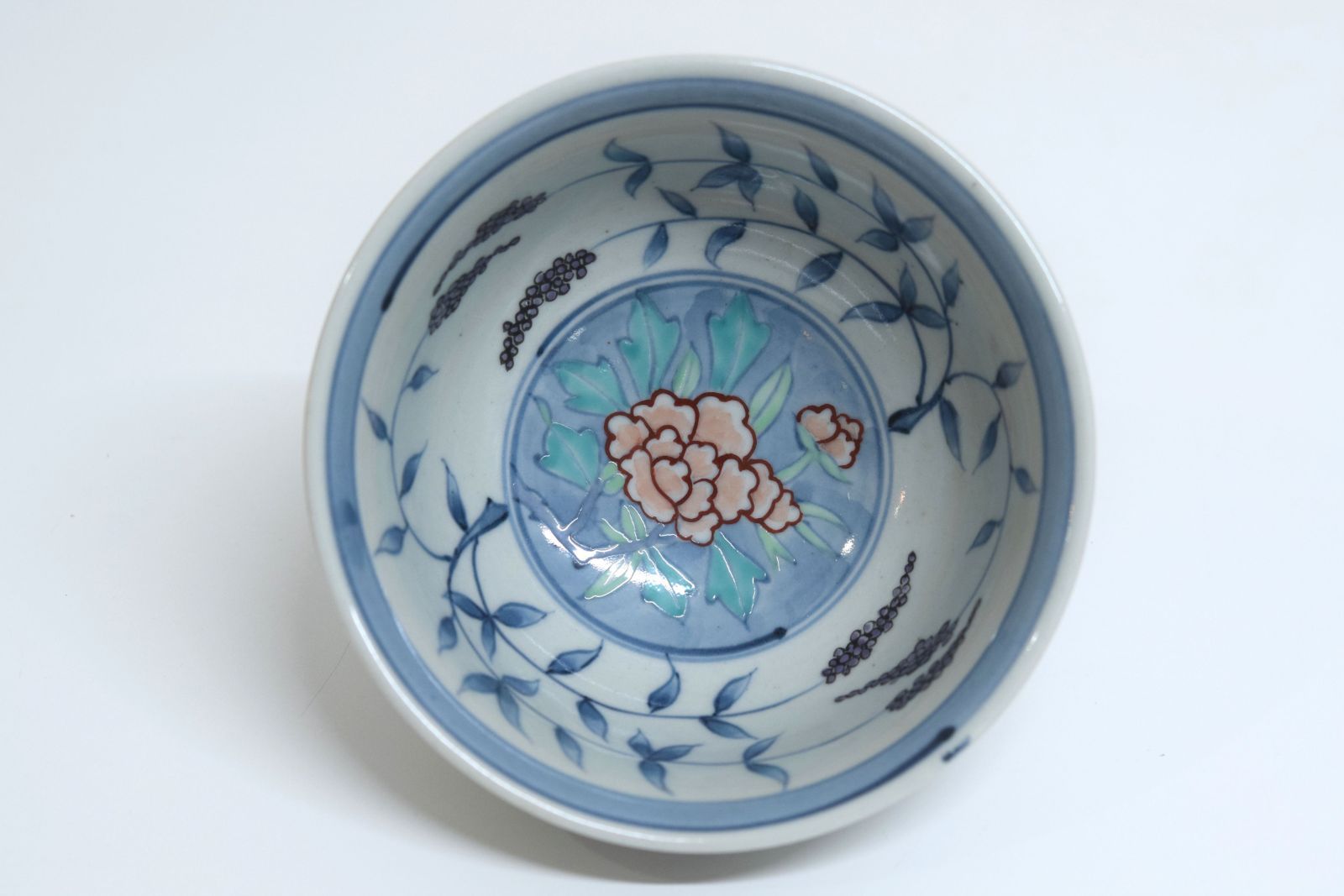 有田 五代 佐藤走波作 染錦牡丹草花文 丼 共箱 - メルカリ