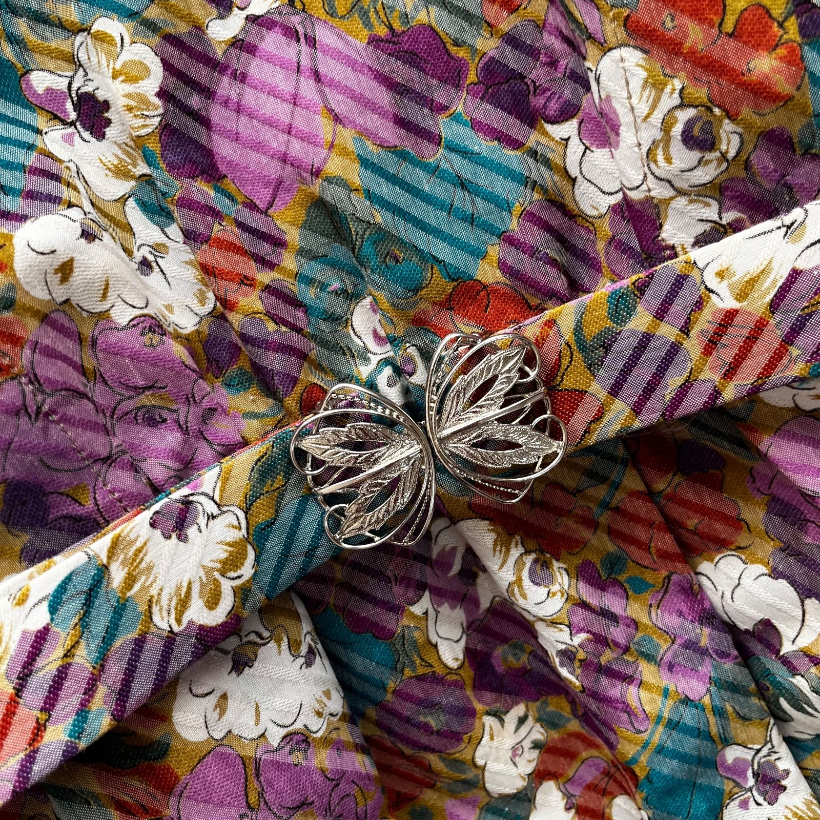 昭和レトロ カラフル総柄長袖ワンピース｜花柄×ストライプ調 共布ベルト付き - メルカリ ‪꒰ベルボワール꒱‬昭和レトロ リボン柄ティファニーカラー長袖ワンピース 訳あり