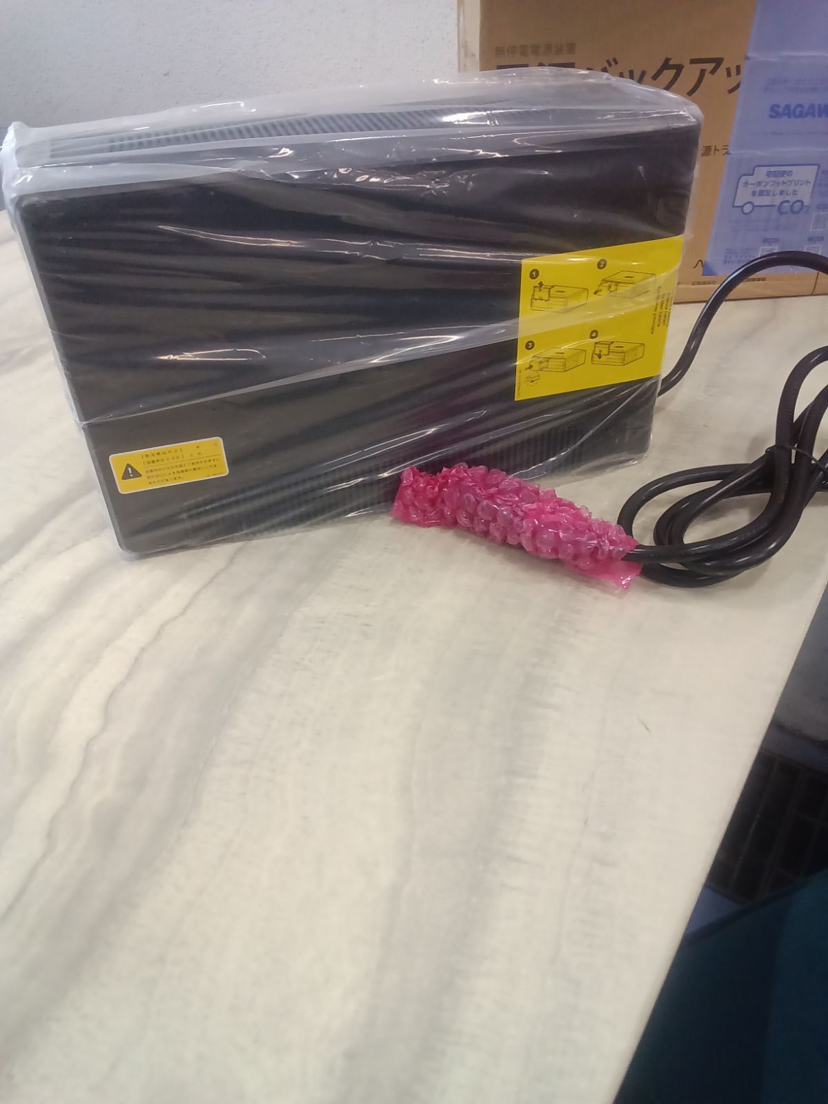 リユースの シュナイダーエレクトリック 無停電電源装置 RS 400 S 管理0108-01