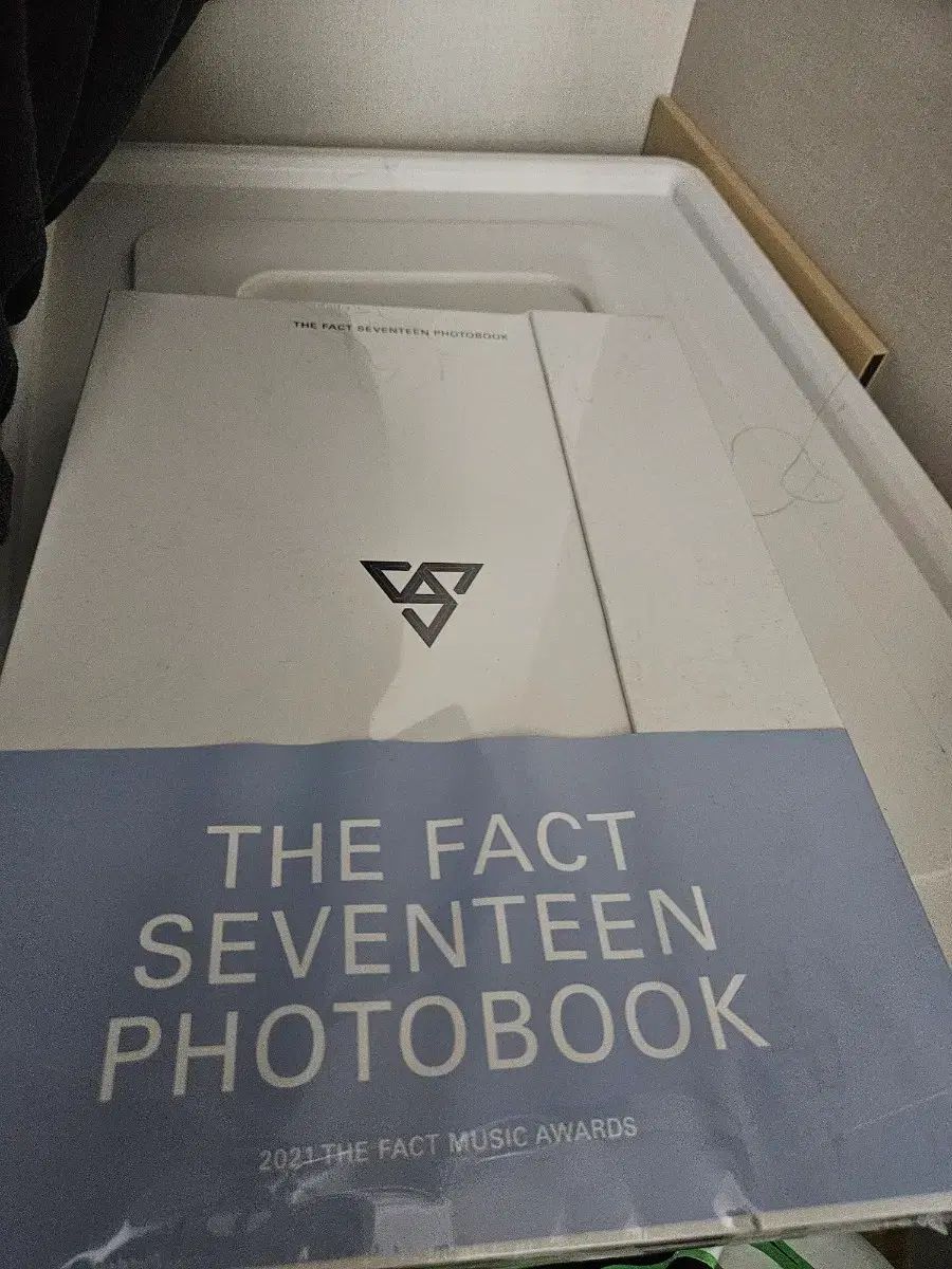 SEVENTEEN THE FACT フォトブック