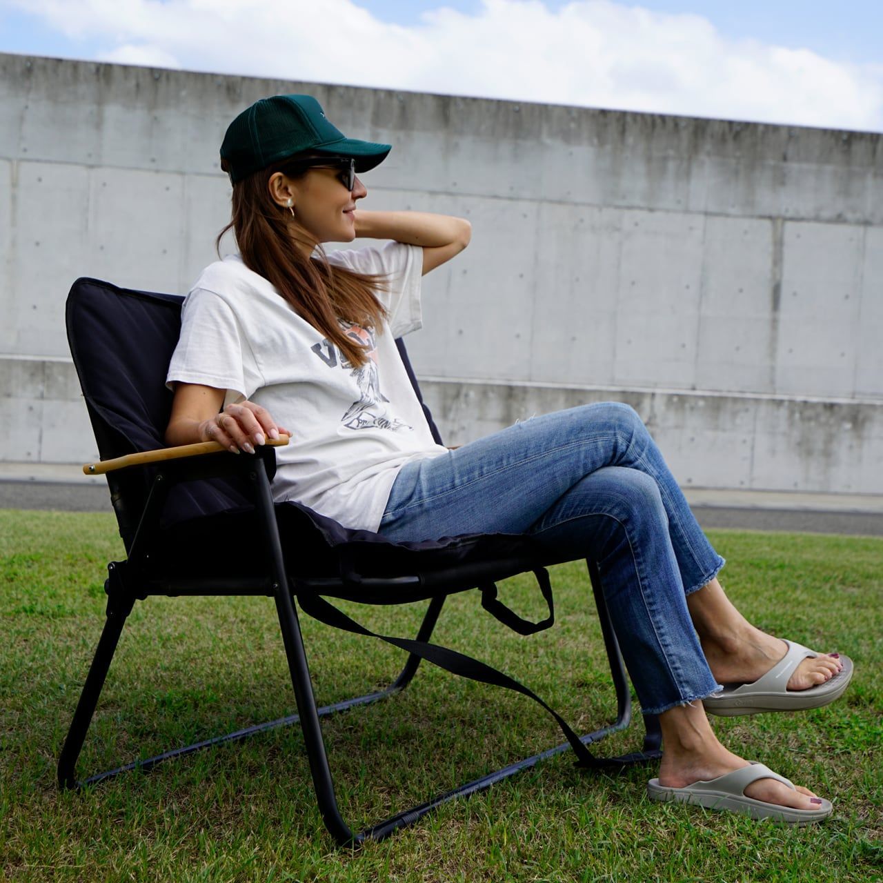 2490 折りたたみ ベンチ 3秒で設置可能 コンパクト 持ち運び