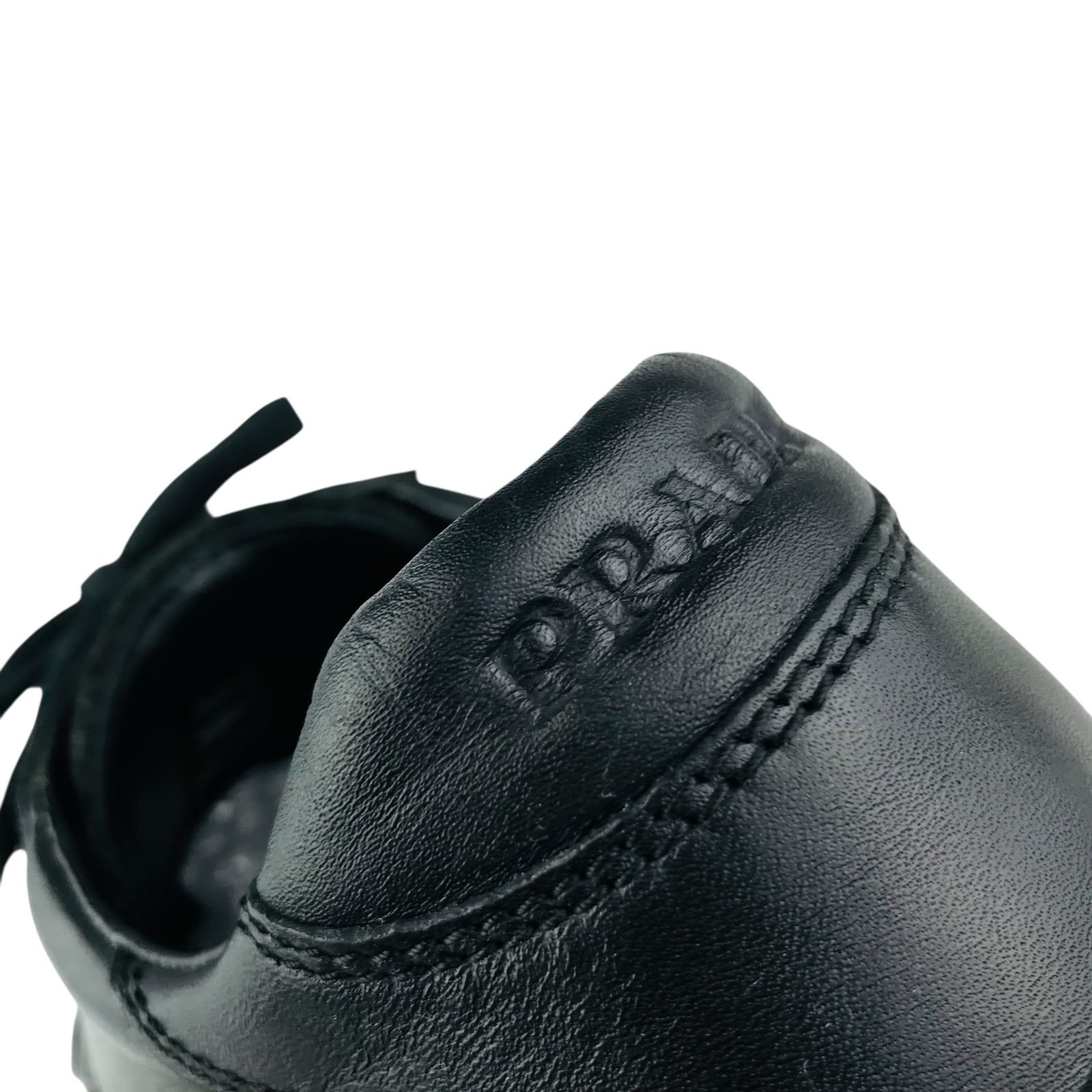 美品☆PRADA SPORT・プラダスポーツ・レディース レザー エンボス加工