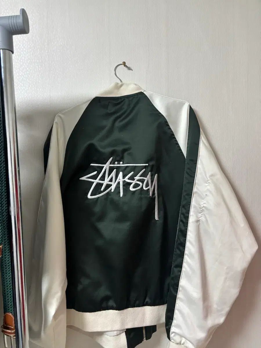 STUSSY ステューシー ブラック 白 バイカラー ウィンドブレーカー