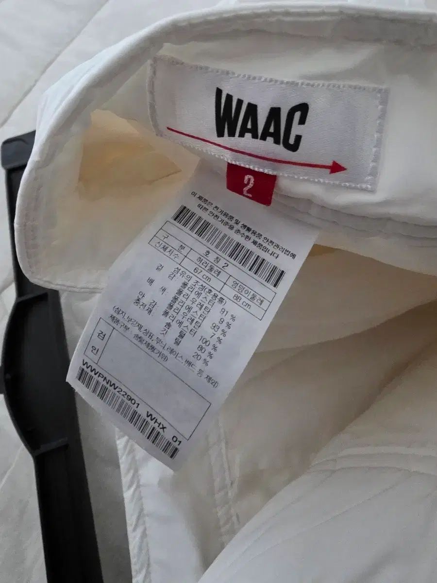 WAAC レディース 白 ショートパンツ 2