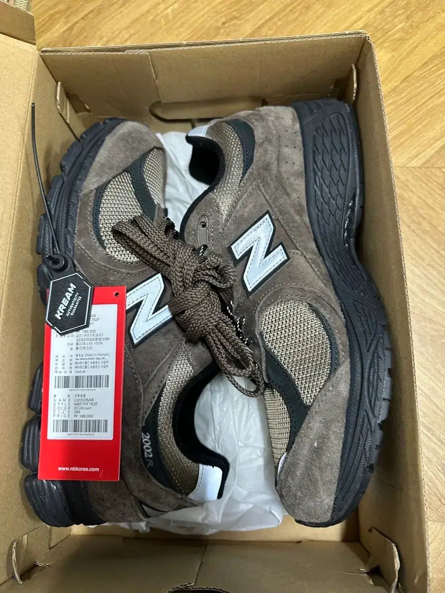 ニュー ンス 2002 r ブラウン ブラック 28.5 cm