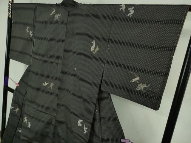 平和屋着物○極上 京の名門・菱屋六右ェ門 紬 鳥獣戯画 黒地 反端付き