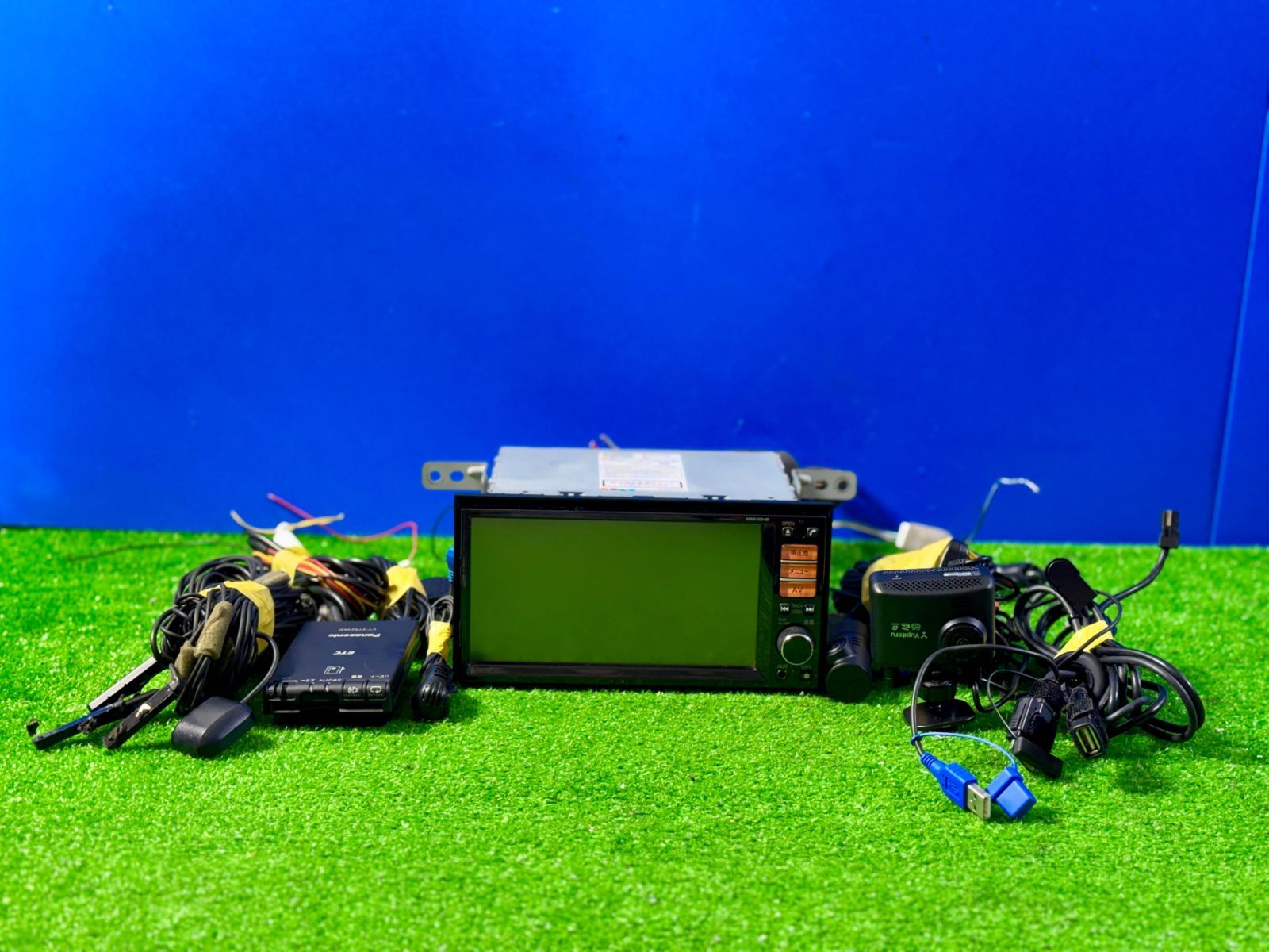 ZT-6070 日産サンヨーナビ HS 511 D-W 地図 2015＋ETC＋アンテナ＋USBケーブル iPodケーブル＋録画カメラ 前後 Gセンサー GPS付き＋マイク日産ノートE 12