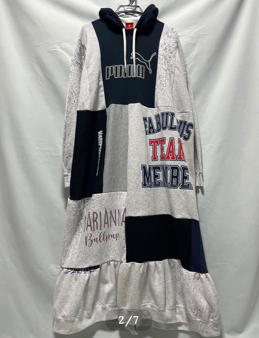 リメイク古着 ロングワンピース 裏起毛 フリル 黒 白 プーマ ロゴ フード パーカーワンピース