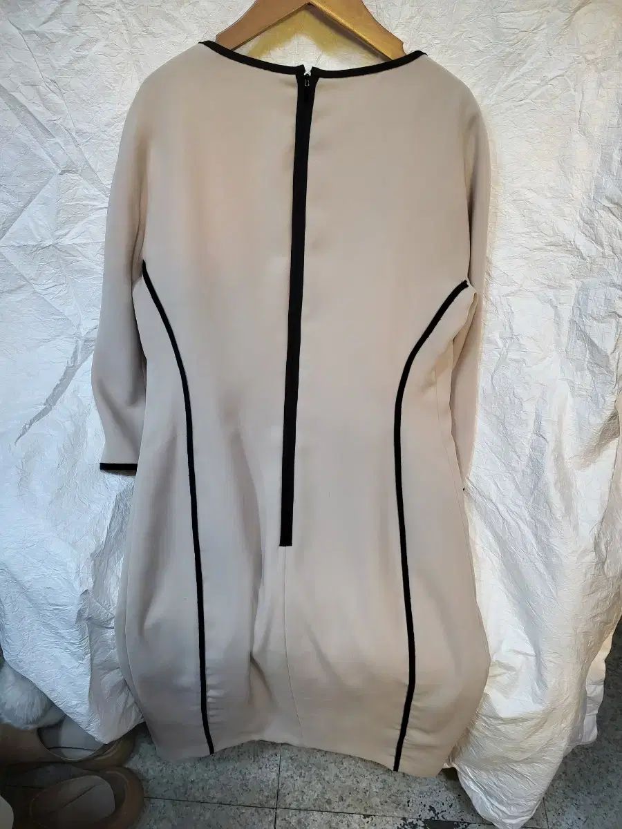  MISSHA ミシャ ベージュ バイカラー ロング ONE PIECE 長袖 七分袖 その他