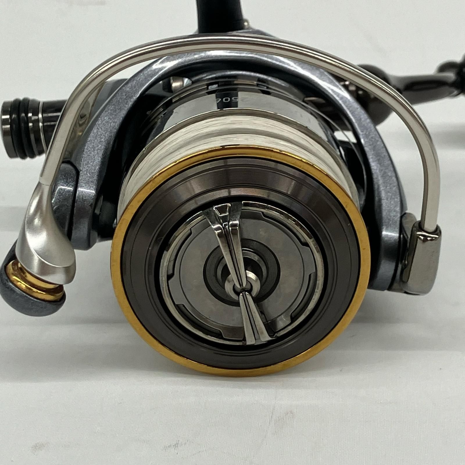 △△DAIWA ダイワ スピニングリール 15ルビアス2506 スタンド付 055634