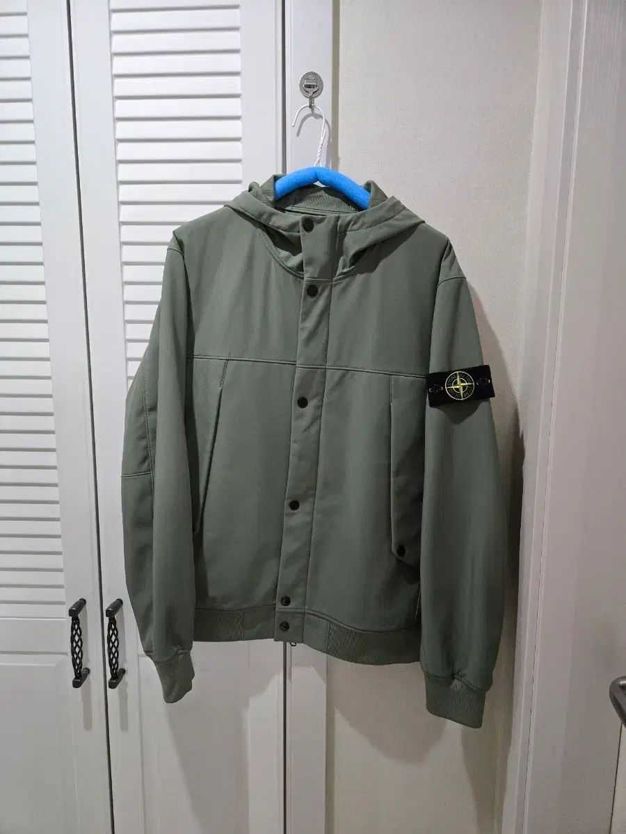 STONE ISLAND ストーンアイランド ソフトシェル Mサイズ
