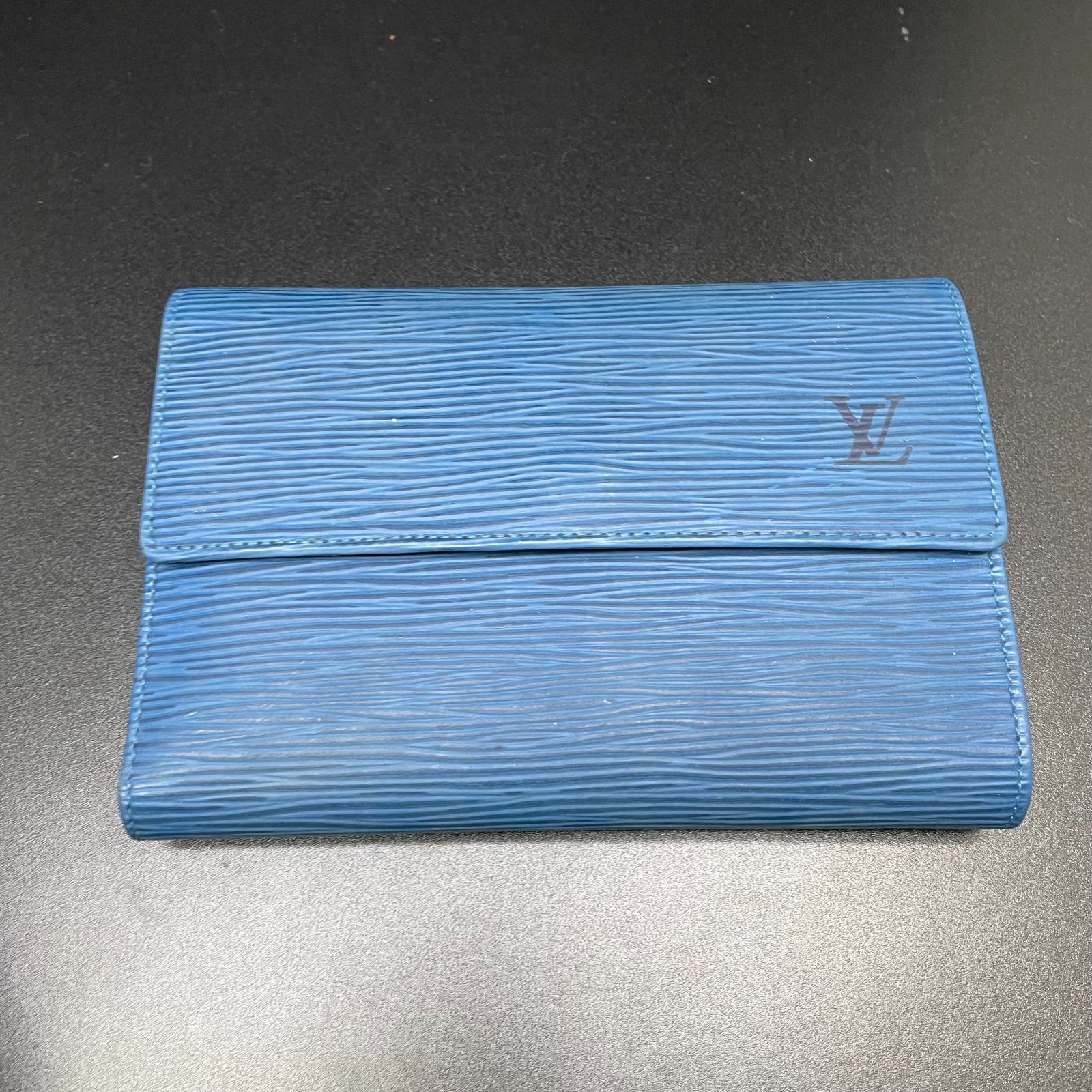 ルイヴィトン エピ シエテュイ パピエ 青