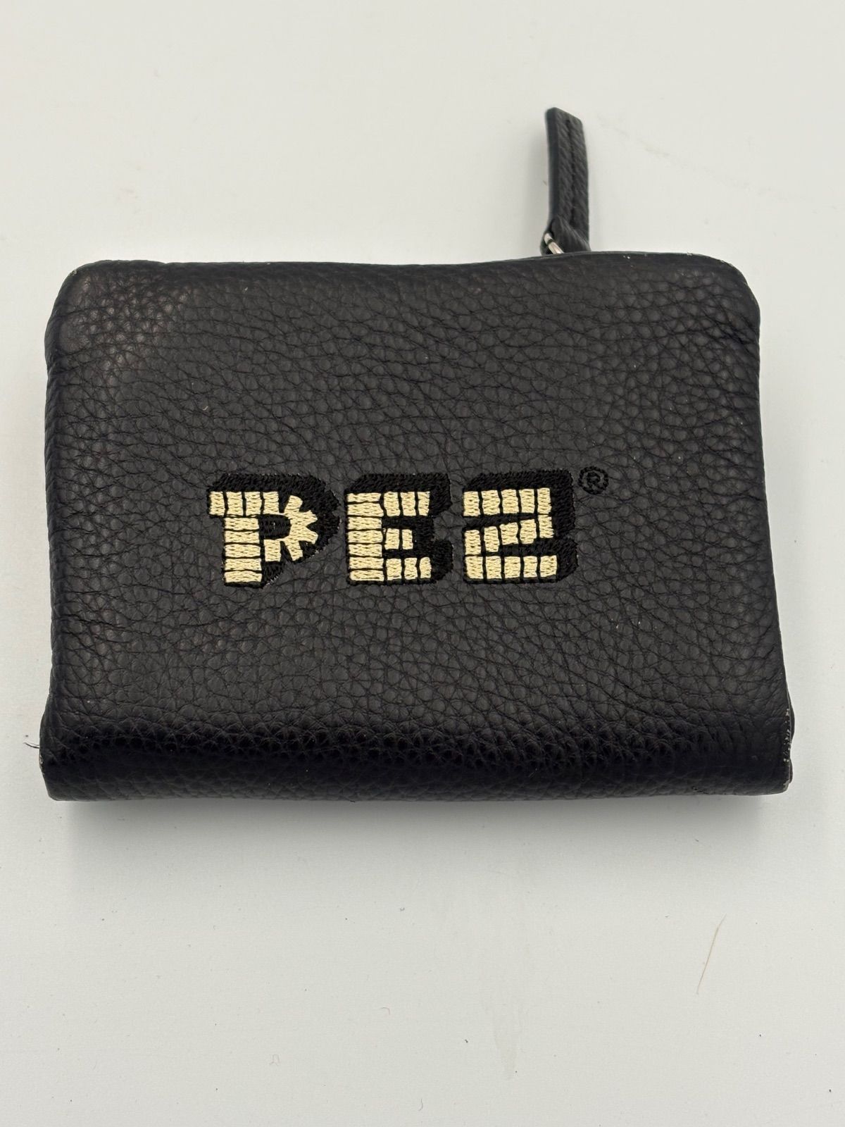 □ ear PAPILLONNER イア パピヨネ PEZ ペッツ コラボ 二つ折り財布